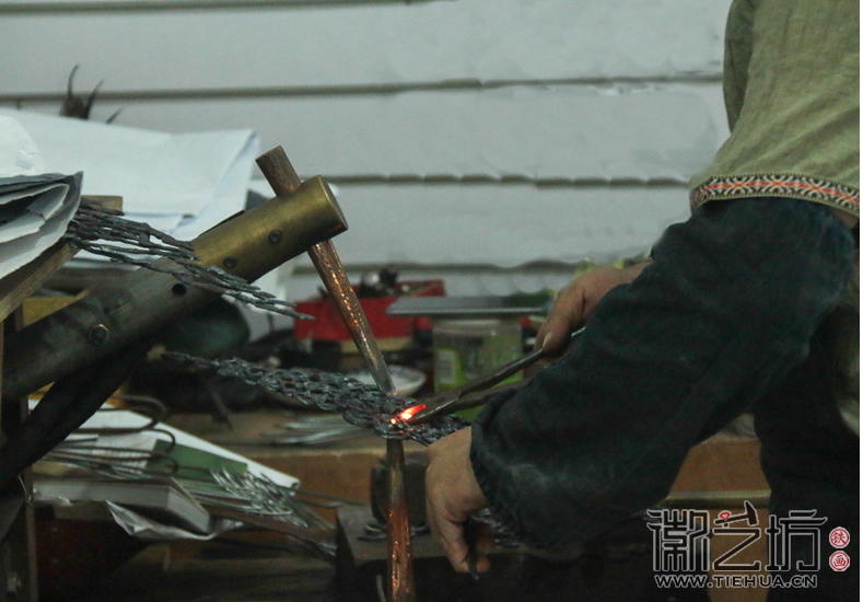 洪澤湖古堰防洪工程演示墻鐵畫鍛制進行中 (15)