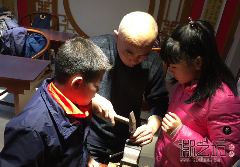 鏡湖小學(xué)真容國學(xué)堂鐵畫第六課 (11)