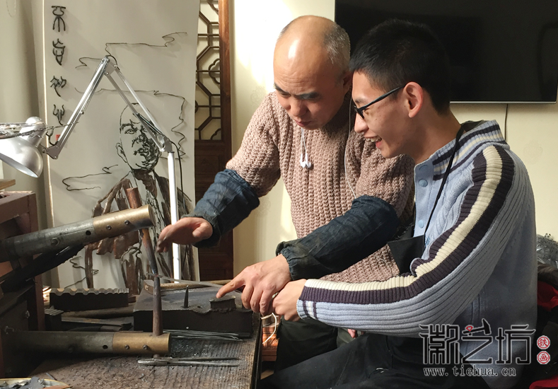 徽藝坊接待中國人民大學學子前來社會實踐 (3)