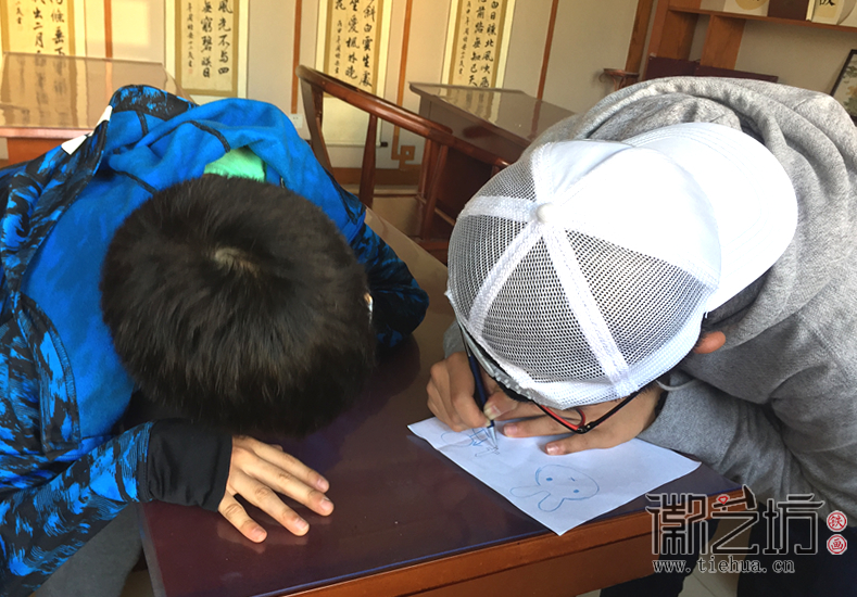 再次走進(jìn)鏡湖小學(xué)真容國學(xué)堂鐵畫課8