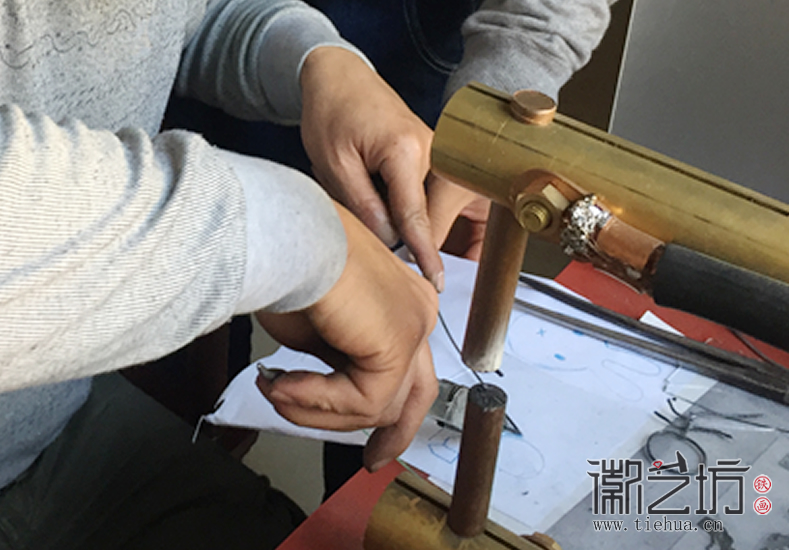 再次走進(jìn)鏡湖小學(xué)真容國學(xué)堂鐵畫課11