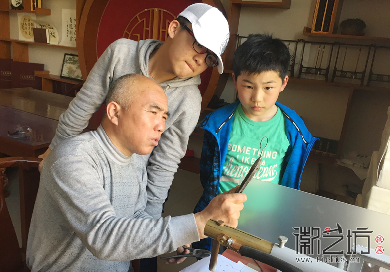 再次走進(jìn)鏡湖小學(xué)真容國學(xué)堂鐵畫課17