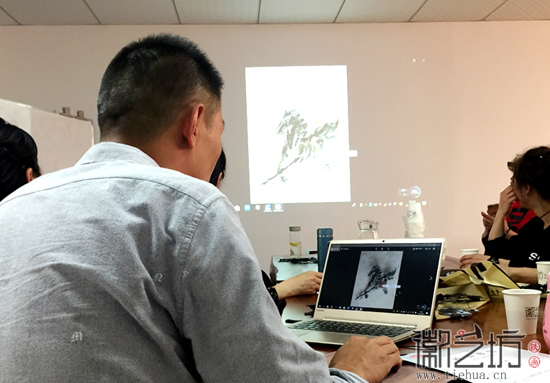 徽藝坊召開蕪湖鐵畫協(xié)會(huì)質(zhì)量標(biāo)準(zhǔn)研討會(huì) (4)