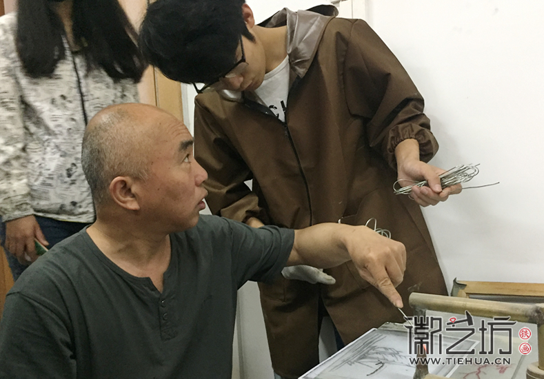 徽藝坊魏民春開(kāi)啟安師大鐵畫(huà)實(shí)踐課 (4)