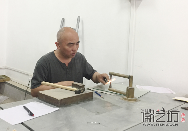 徽藝坊魏民春開(kāi)啟安師大鐵畫(huà)實(shí)踐課 (12)