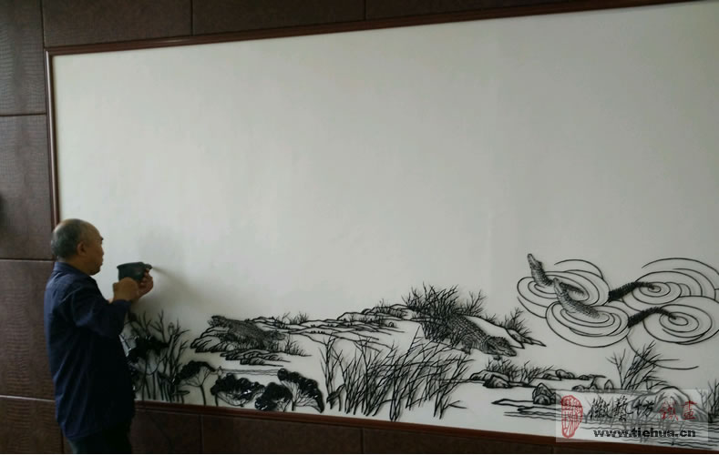 安徽揚(yáng)子鱷國(guó)家級(jí)自然保護(hù)區(qū)管理局定制蕪湖鐵畫(huà)作為會(huì)議接待大廳壁畫(huà)