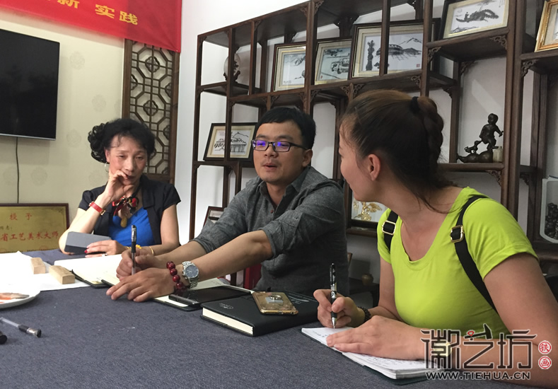 2017.6.3蕪湖電視臺(tái)蕪湖日?qǐng)?bào)來(lái)徽藝坊采訪9