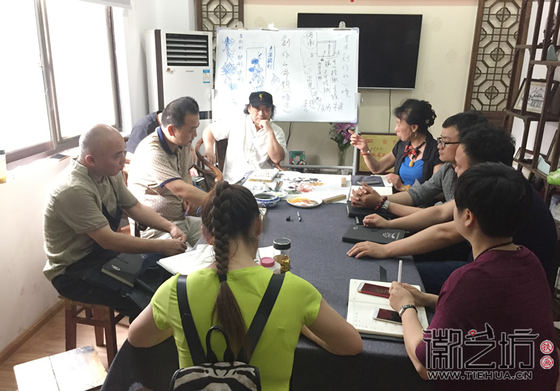 2017.6.3蕪湖電視臺(tái)蕪湖日?qǐng)?bào)來(lái)徽藝坊采訪10