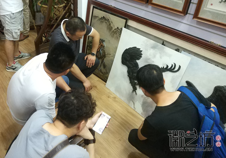 2017.6.13蕪湖鐵畫(huà)人才培養(yǎng)培訓(xùn)班學(xué)員來(lái)徽藝坊參觀學(xué)習(xí)11