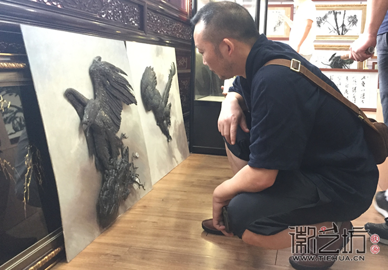 2017.6.13蕪湖鐵畫(huà)人才培養(yǎng)培訓(xùn)班學(xué)員來(lái)徽藝坊參觀學(xué)習(xí)15