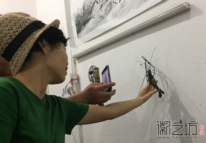 2017.6.13蕪湖鐵畫(huà)人才培養(yǎng)培訓(xùn)班學(xué)員來(lái)徽藝坊參觀學(xué)習(xí)8