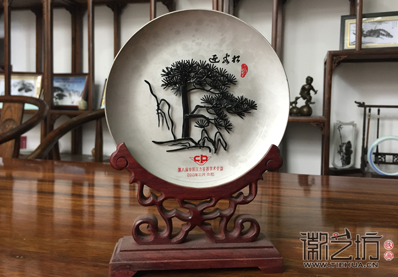 第八屆全國(guó)壓力容器會(huì)議紀(jì)念鐵畫(huà)禮品定制
