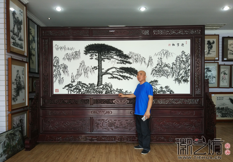 徽藝坊雙面屏風(fēng)鐵畫迎客松長(zhǎng)征詩(shī)大功告成1