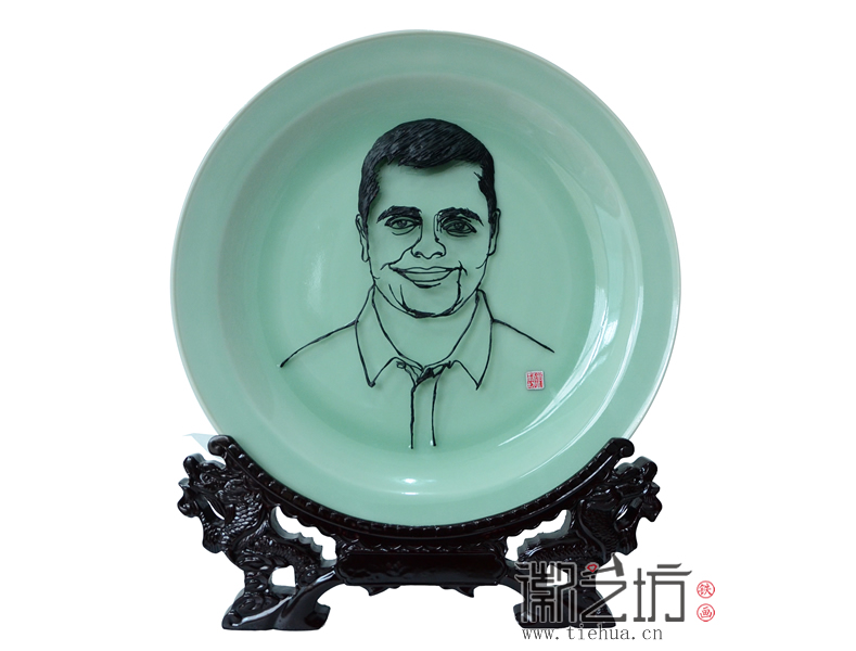 華為贈(zèng)中東友人鐵畫禮品2