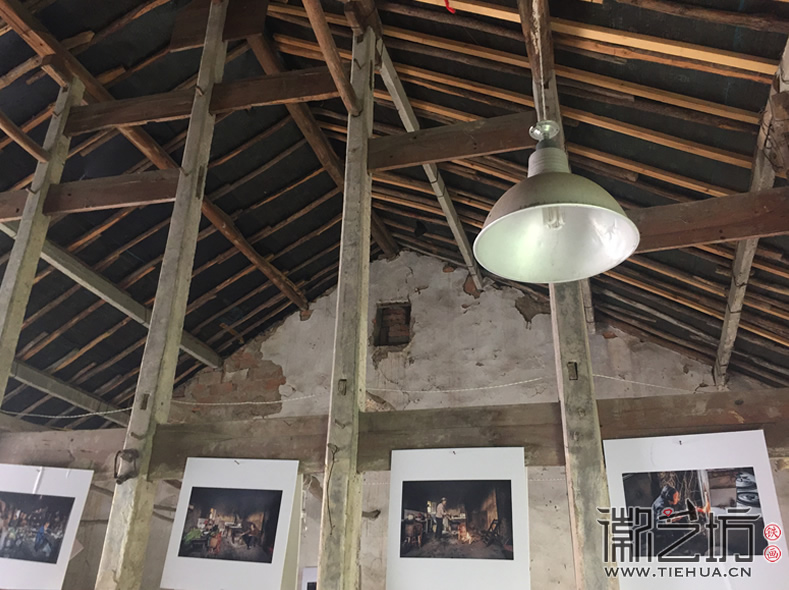 徽藝坊鐵畫(huà)夢(mèng)之隊(duì)于陶辛七房村拍攝集體形象照 (3)