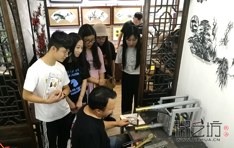 校企合作 徽藝坊正式成為安徽建筑大學(xué)藝術(shù)學(xué)院創(chuàng)新創(chuàng)業(yè)基地 (14)