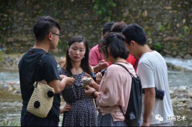 國(guó)家藝術(shù)基金蕪湖鐵畫(huà)人才培養(yǎng)項(xiàng)目赴皖南景德鎮(zhèn)考察 (1)