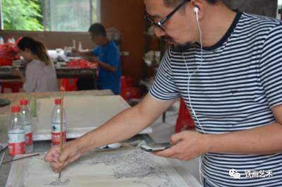 國(guó)家藝術(shù)基金蕪湖鐵畫(huà)人才培養(yǎng)項(xiàng)目赴皖南景德鎮(zhèn)考察 (5)