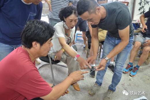 國家藝術(shù)基金蕪湖鐵畫藝術(shù)人才培養(yǎng)項目舉辦中期教學交流會 (6)