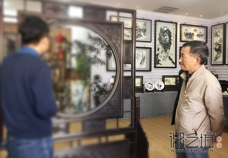 2017.11.1蕪湖市人大代表一行蒞臨徽藝坊鐵畫指導工作 (5)