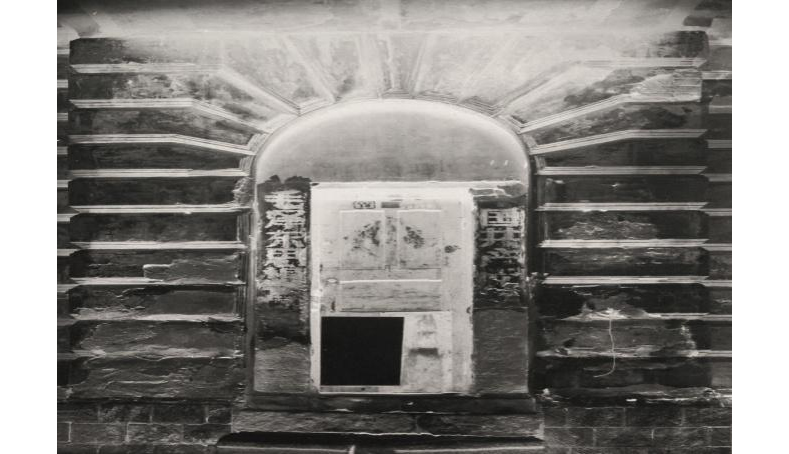 邸京《門&middot;影》鉑金工藝 33cm&times;41cm 2017