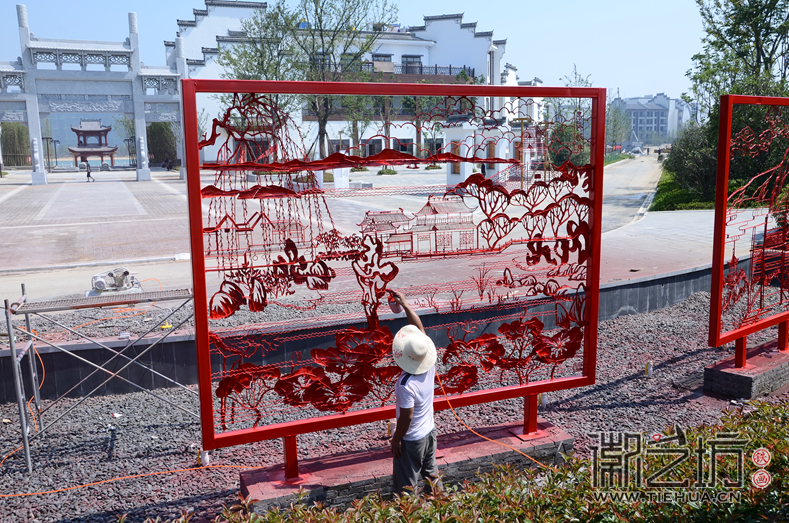 合肥萬(wàn)達(dá)廣場(chǎng)噴泉景觀鐵畫(huà)定制案例3