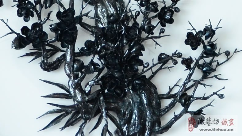 傲雪梅香-精品瓷盤鐵畫細(xì)節(jié)圖2